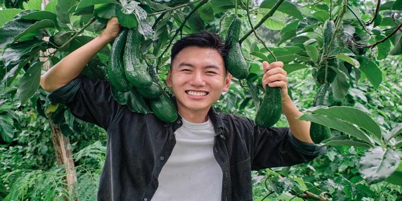 Youtuber Khoai Lang Thang: Stories From An Attractive YouTube Vlog Channel